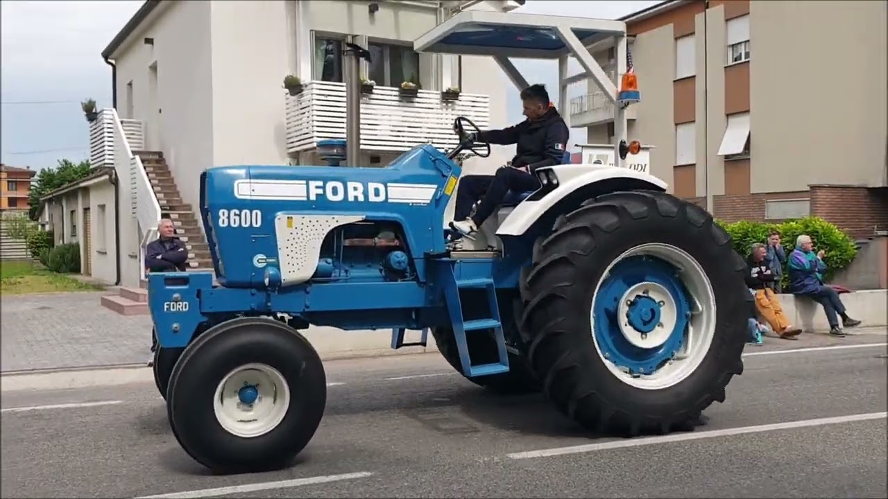 44° RADUNO DI TRATTORI A CAVEZZO CON 338 TRATTORI IN SFILATA 2023