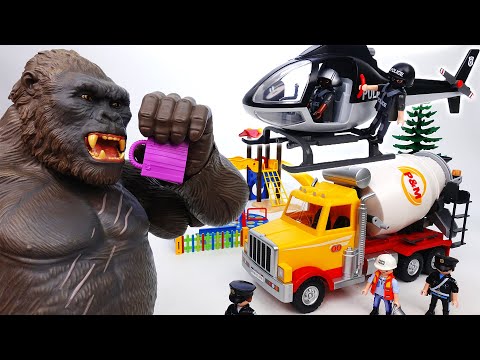 King Kong Loves Chocolate~! Playmobil Copter On The Way #ToyMartTV