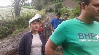 CALLES EN CERRO PUNTA EN PÉSIMO ESTADO.