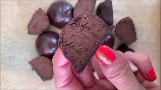 {Totally Addictive!} - Healthy Chocolate Snack Balls!