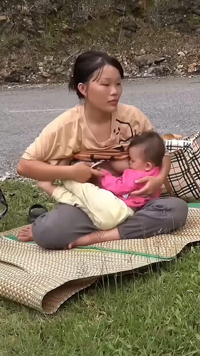 #breastfeeding #cute #motherandchild #newbornfeeding #cutebaby #newbornbaby #baby #trending #shorts