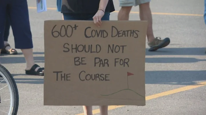 Rally at legislative building calls on province to reinstate COVID-19 restrictions - DayDayNews
