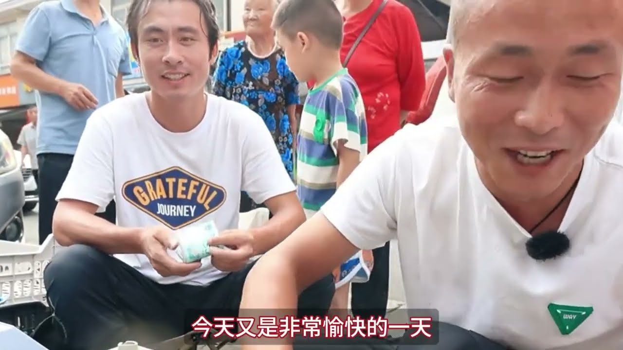 钓鱼要几个小时，卖鱼只用十分钟！现实太扎心了！#钓鱼#dou是钓鱼人#卖鱼#摆摊日常#钓鱼真实写照#2025钓鱼#原来钓鱼才是抖音运动顶流