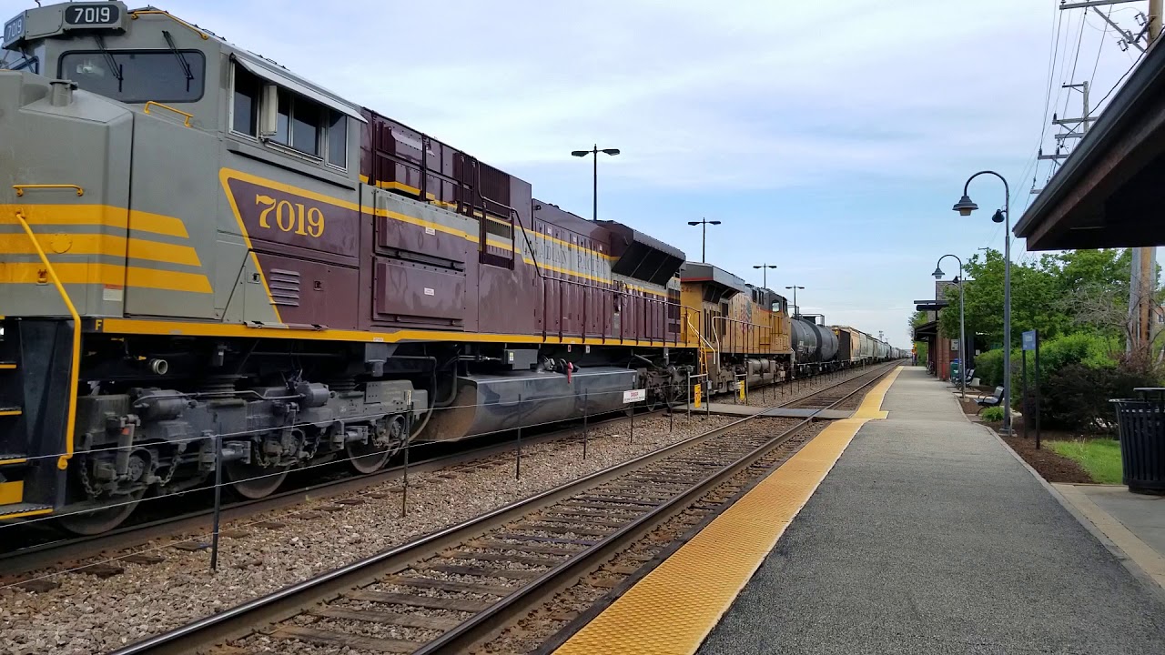 CP 7019 leads CP 2nd-287 past Northbrook