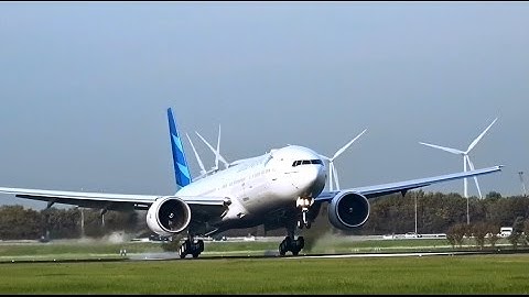 Garuda Indonesia - New Boeing 777-300 ER - Short landing at AMS (PK-GIG)