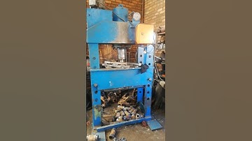 USING HYDRAULIC PRESSING MACHINE IN REPAIRING EXCAVATOR