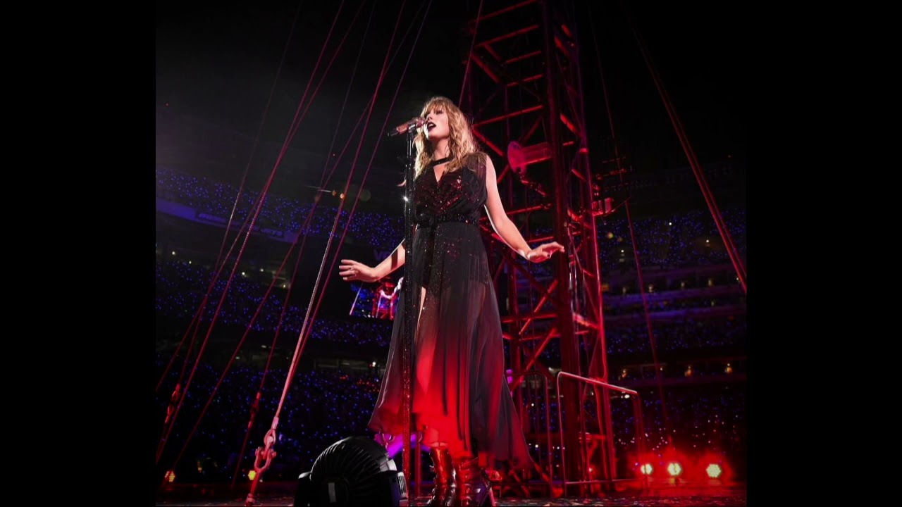 Taylor Swift - Dress (Reputation Tour) [Backtrack + Instrumental]