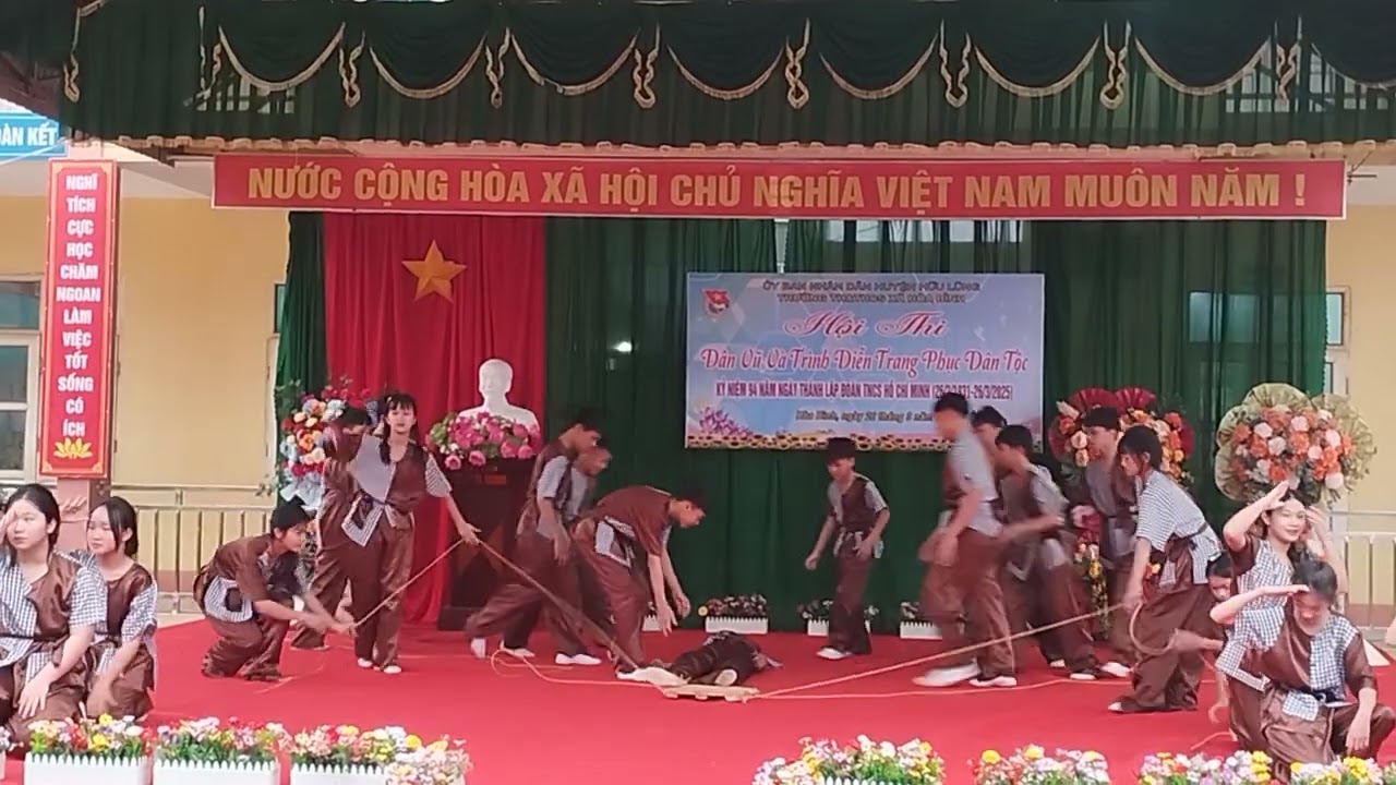 Khúc ca vàng-Việt Nam muôn đời...7A giải nhất hội thi dân vũ  26/3