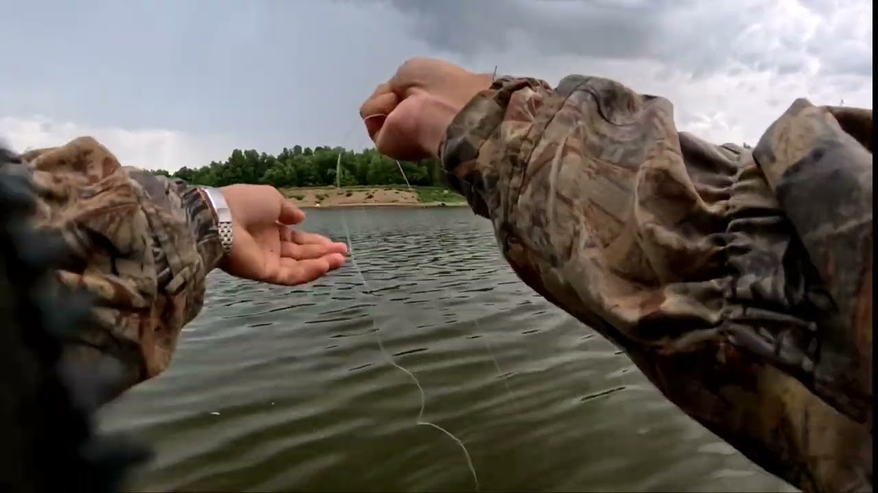Летняя рыбалка на реке Ахтуба в Астраханской области.