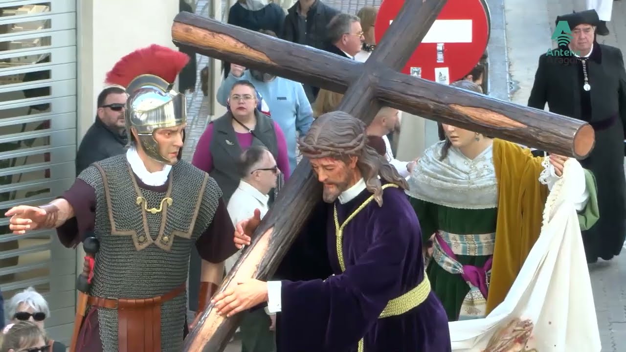 JUEVES SANTO ZARAGOZA -  PROCESIÓN COFRADÍA DE CRISTO ABRAZADO A LA CRUZ Y DE LA VERONICA