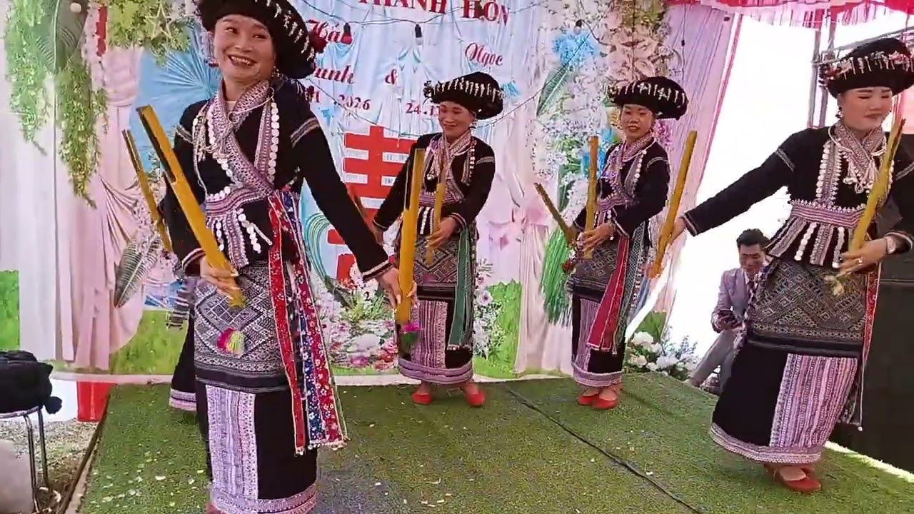 Múa Lào cực chất Đội văn nghệ xã mường khoa 