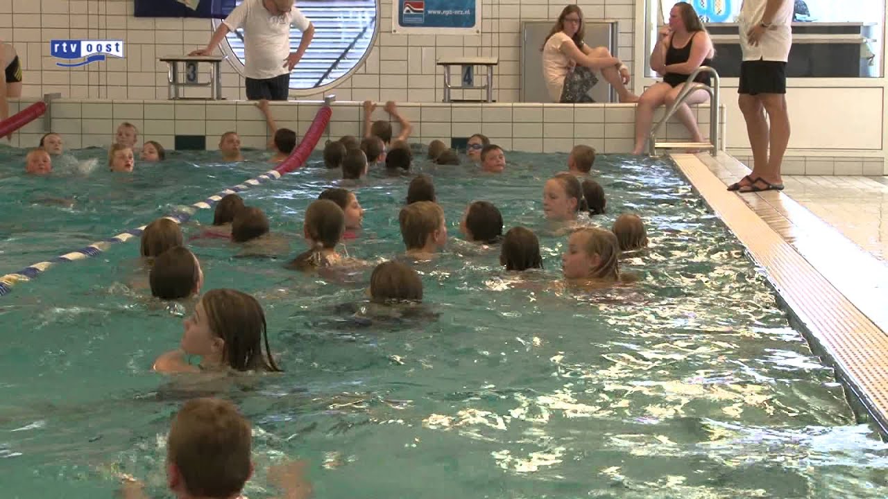 Zwembad Staphorst heeft landelijke aftrap van zwemvierdaagse