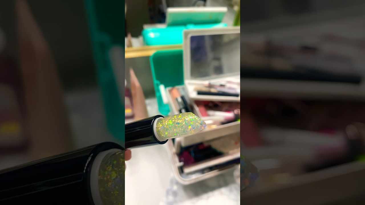 ESSENCE COLOR CHANGING LIPSTICK REVIEW💄✨ #essence #review