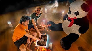 HACEMOS UN RITUAL CON LA OUIJA Y EL OSO DE PELUCHE MALDITO A LAS 3 AM - Yolo Aventuras