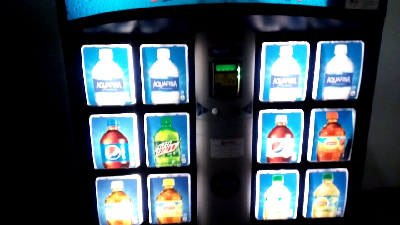 Vendo V-MAX 721 Vending Machine @CSUF Titan Student Union Center ...
