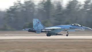 🇷🇺 Видео боевого применения истребителей Су-35С в ходе специальной военной операции.
