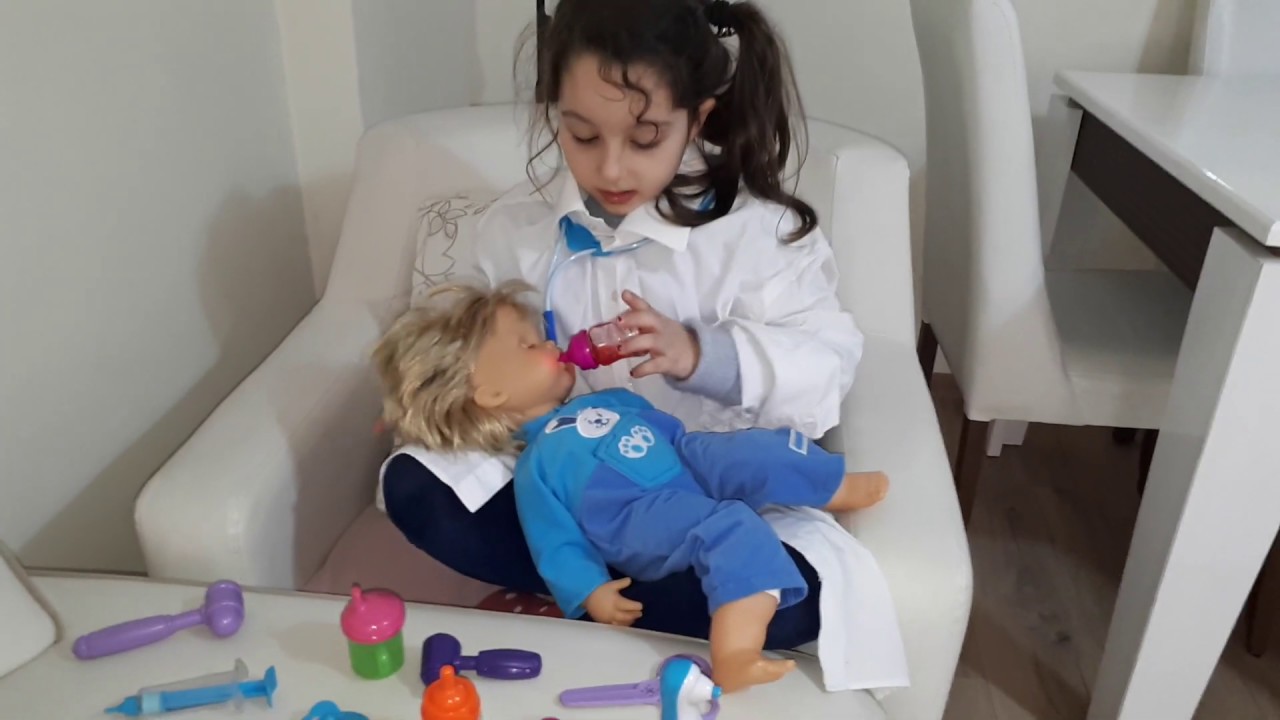Cicciobello Hiç Böle Muayene Edilmemiştir Çok Hastayım Eğlenceli Çocuk