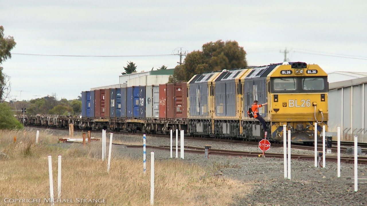 7902V Mildura Container Freight Train Crew Change (23/12/2020