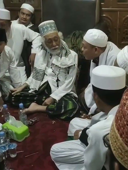 Abuya Muhtadi di kediaman  Alm. Abuya Uci Turtusi | Karang Banten #short