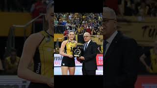 zehra gunes won cup and madlewith her team#trend #viral #shortfeed #volleyball #youtubeshort