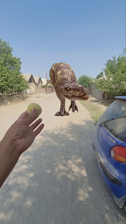 Dinosaur coming to the rescue #dinosaur #jurassicworld #snake #shorts