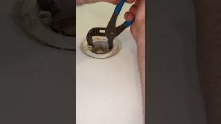 Shower Drain LEAKING EVERYWHERE!? Shower Drain Repair #plumber #plumbing #leak