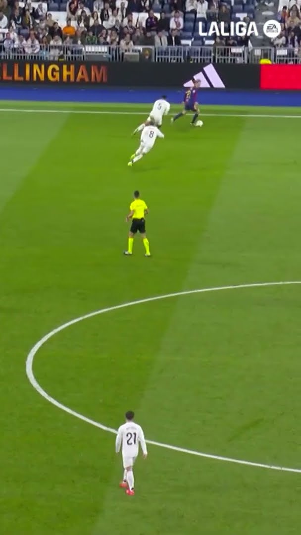 Birthday boy got skills ?? #LaLigaHighlights #fcbarcelona #shorts #kounde