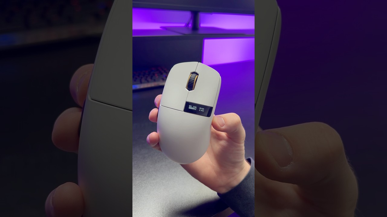 The first gaming mouse with a display😳