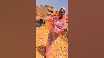 بدون ملابس ذاخلية روتيني اليومي 
