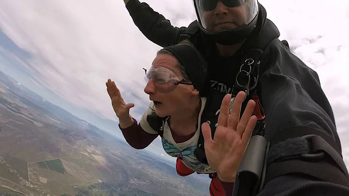 Deborah Shields's Tandem skydive!