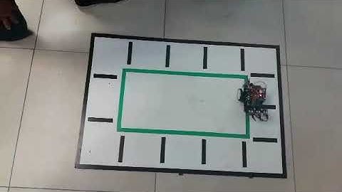 Robot programado con Rogic