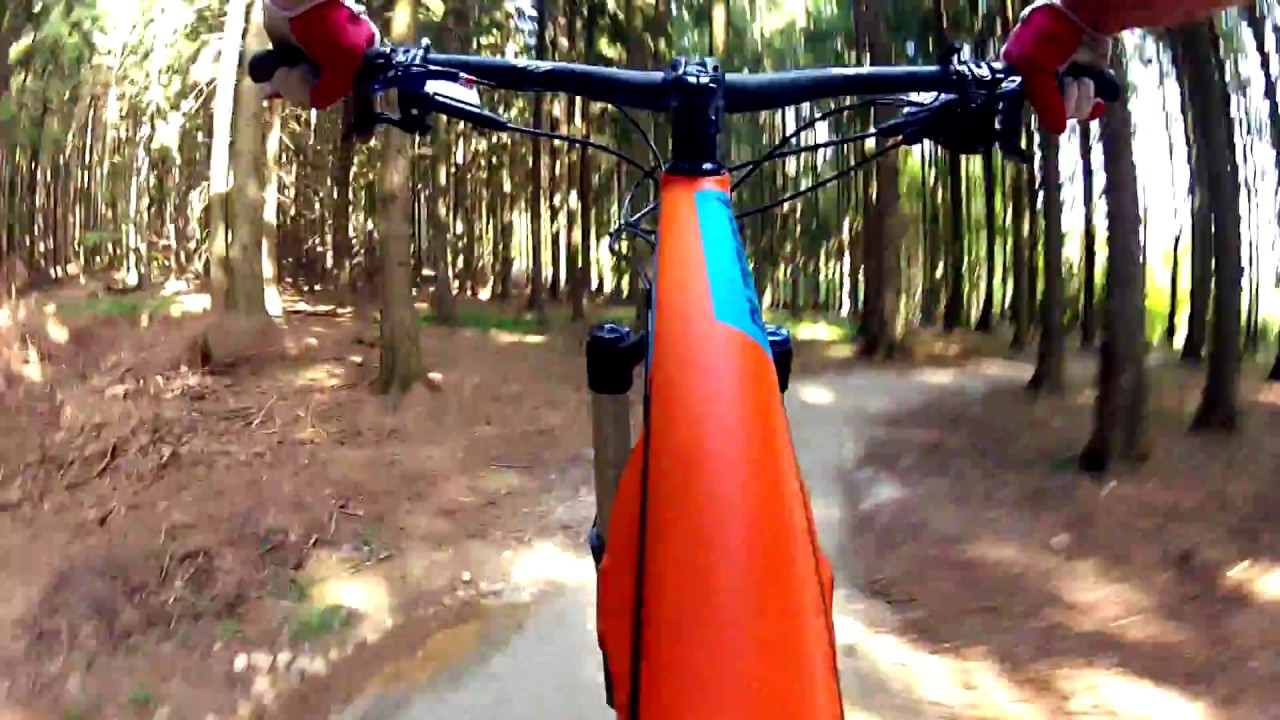 Test - X Fusion Sweep RL2. 160mm Location BAV (Duhový trail)