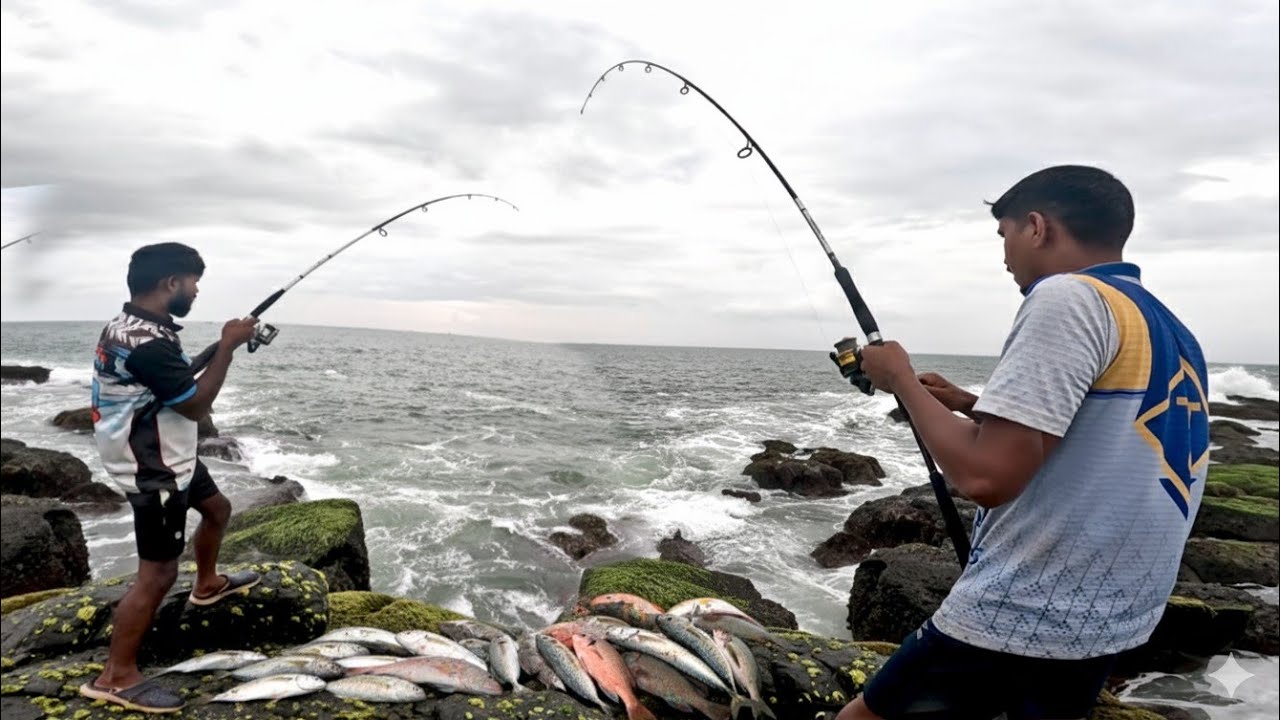 समुद्रकिनारी खडपात गरवून मासेमारी , कोकणातील मासेमारी | Bait fishing from shore @TejaGurav 