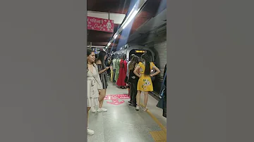 Delhi Metro Station Girl S Crowd Ytshorts Shorts Delhimetro Trending Trending Trendingshorts 
