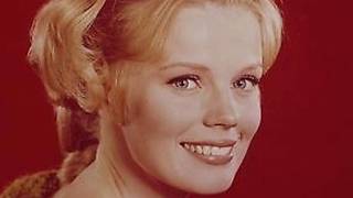 Full Marta Kristen In G-Strlng Photos Leave Little To Imagination..Take a look Guide