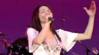 Video thumbnail of "Jeannie Zelaya - Tu Altar - " En Vivo ""