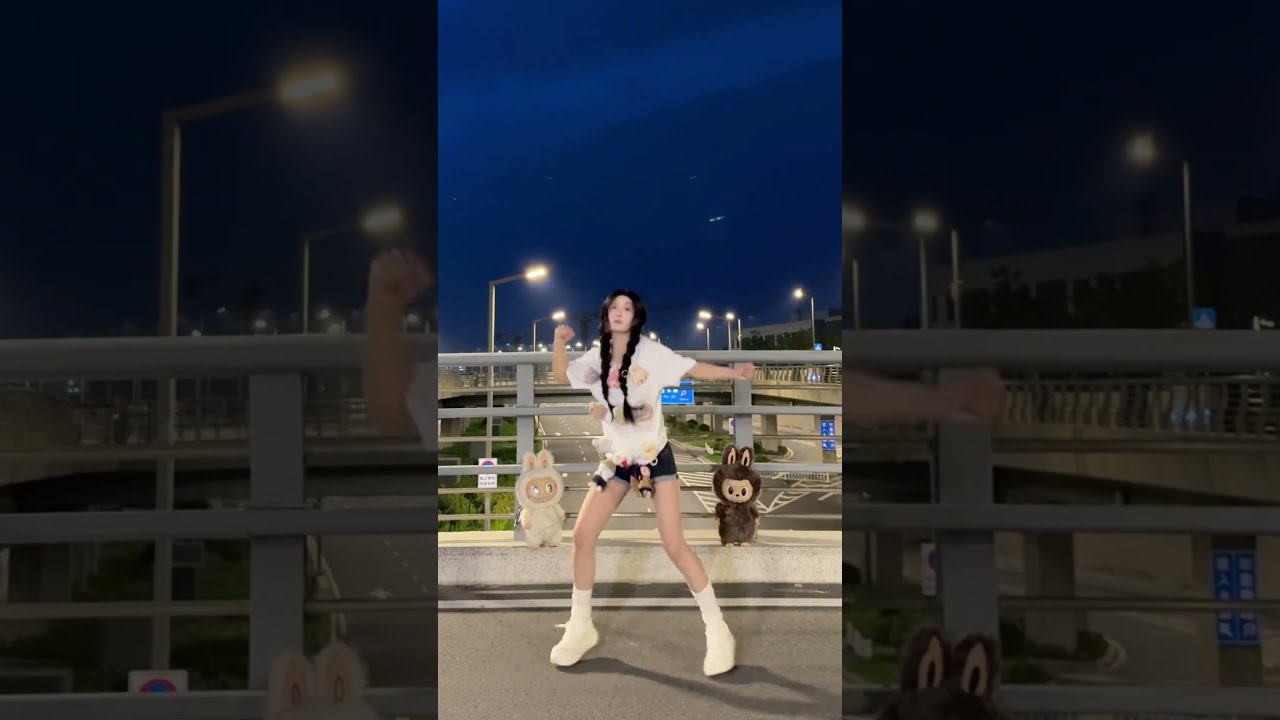 Bring your labubu to dance this dance #labubu #zimomo #拉布布