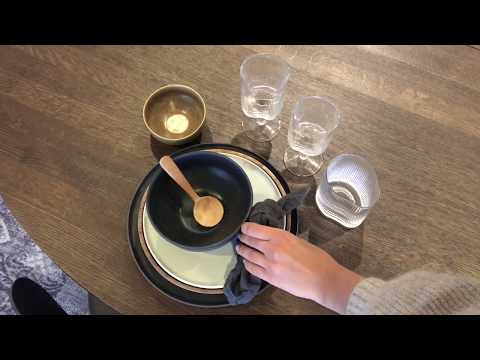 contrasting-table-setting