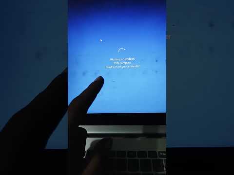 Working on updates || Don't turn off your computer #windows #windowupdate #lenovo