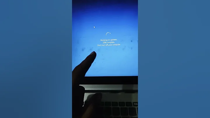 Working on updates || Don't turn off your computer #windows #windowupdate #lenovo