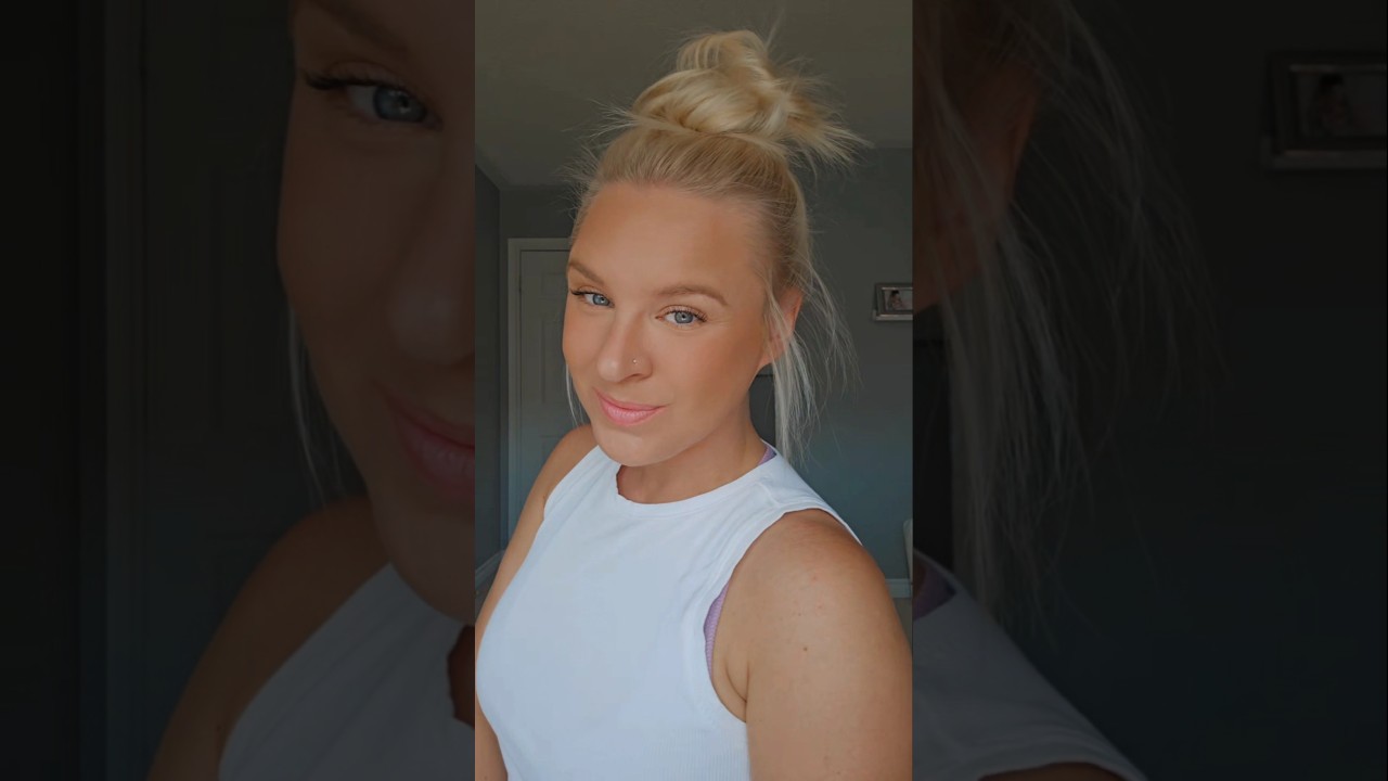 7 days of messy buns day 1! 💖🌞