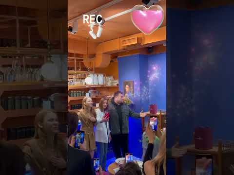 Сергей Жуков опрометчиво зашел в кафе