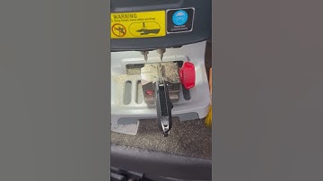 🔑 Customer Snapped Their Key… I Made a New One! | Locksmith Story #autolocksmith #keycutting