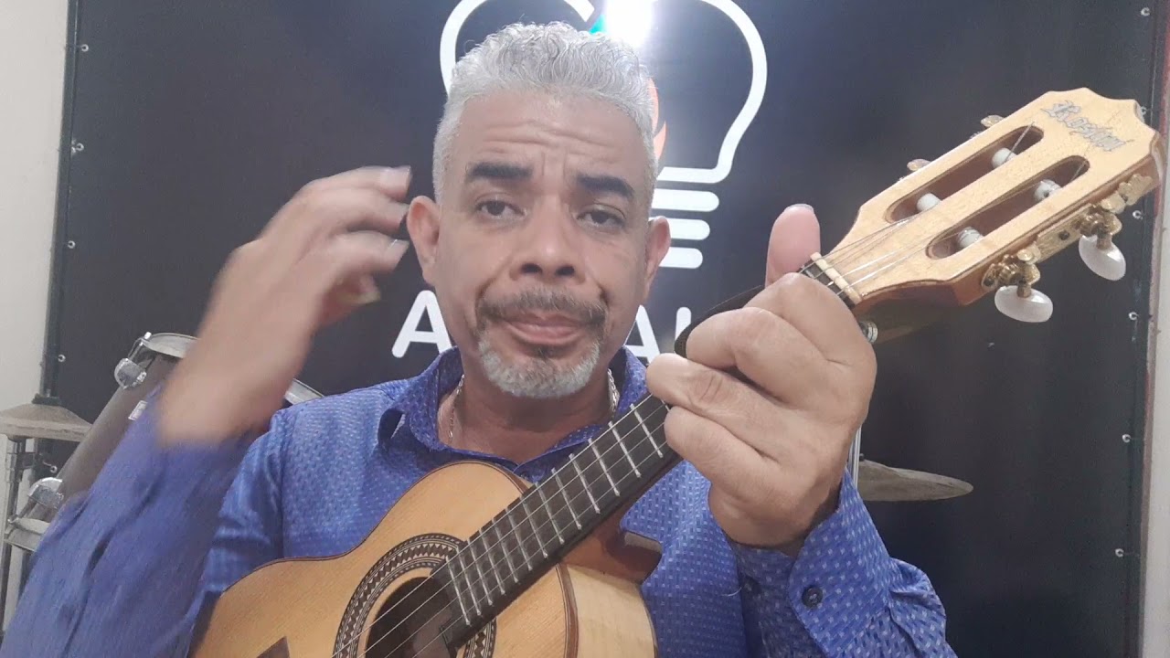 Aprenda a tocar a musica-tá chorando porque no Cavaquinho