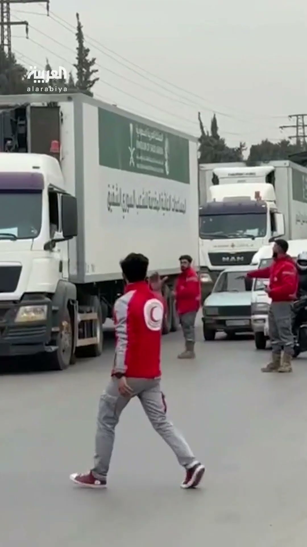 54 شاحنة مساعدات إنسانية سعودية تصل دمشق عبر معبر نصيب