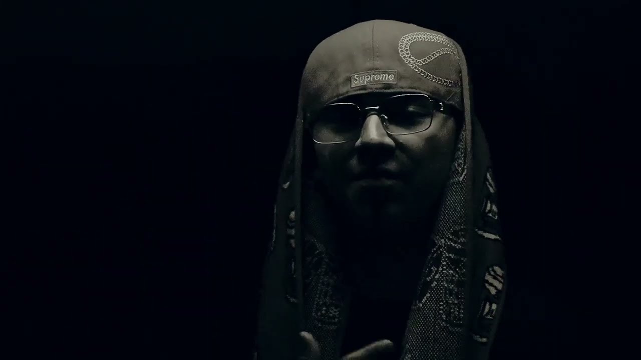 Watch SAUS - TYVEN on YouTube Watch SAUS - TYVEN on YouTube