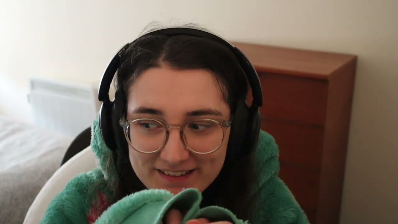 just a little asmr personal attention | visual triggers, mouth sounds, whispers + mic brushing