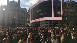 BTS x Hyundai Piccadilly Circus ロンドン London Tour