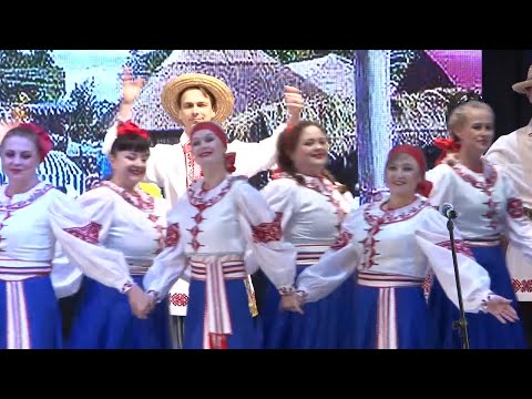 Народный ансамбль песни и танца «Лидчанка» на сцене отметил 60-летие