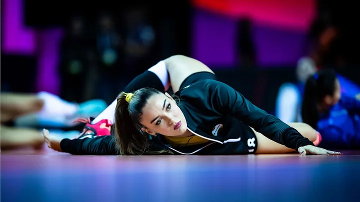Beautiful Zehra Gunes Dominates the Women's Club W...